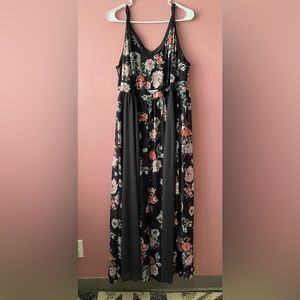 BLACK FLORAL GEORGETTE MAXI DRESS // Torrid